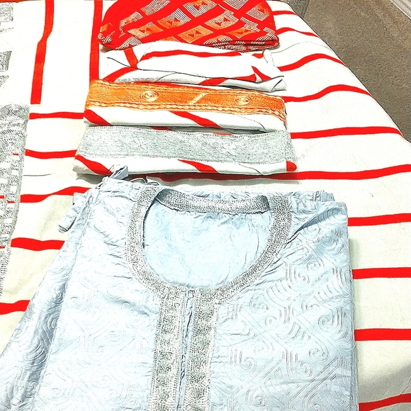 Full Male and Female Nigerian Traditional Wedding Outfits - Picture 3 of 10